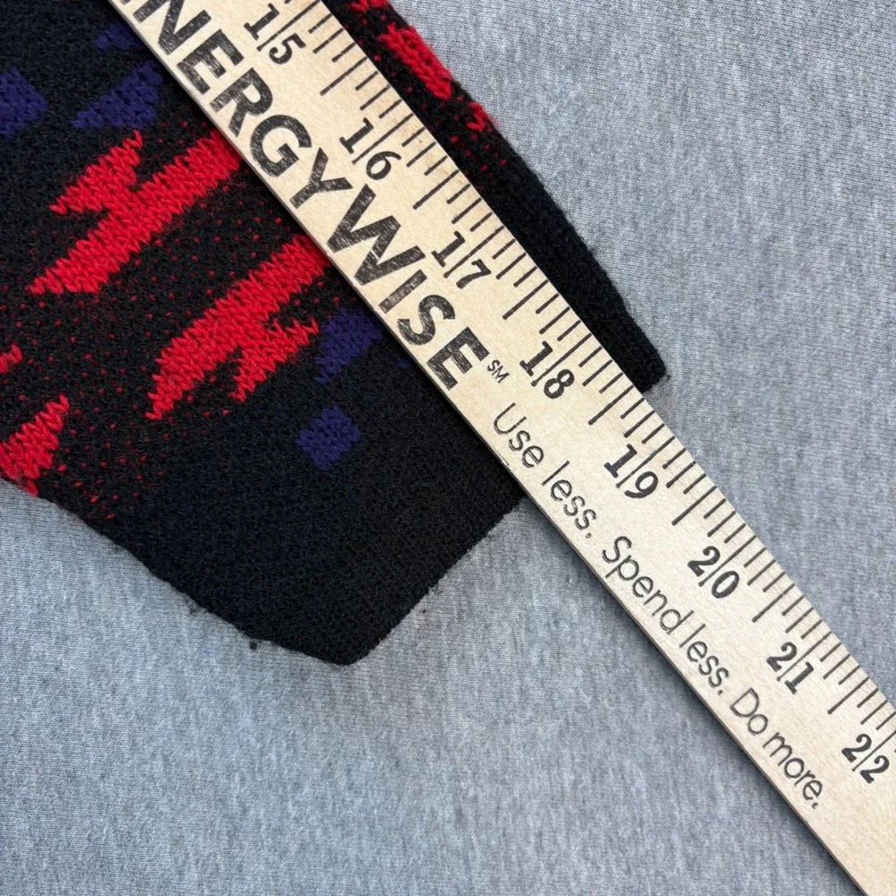 Vintage American Pride Sweater Womens M Black Aztec‎ Heavy Knit Native American - Picture 8 of 9